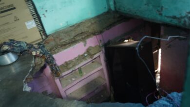 संजय कॉलोनी में गिरी फ्लैट की छत