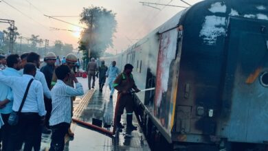 आनंद विहार पूर्णिया स्पेशल ट्रेन की लगेज बोगी में लगी आग